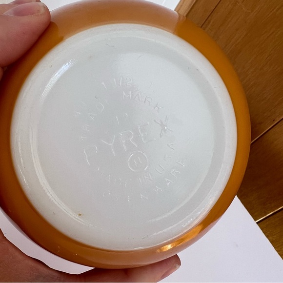 PYREX Old Orchard Mixing Bowl 1.5 Pints - Picture 11 of 13